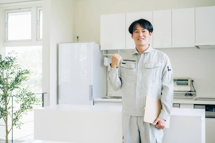 原状回復工事をワンストップで対応する様子